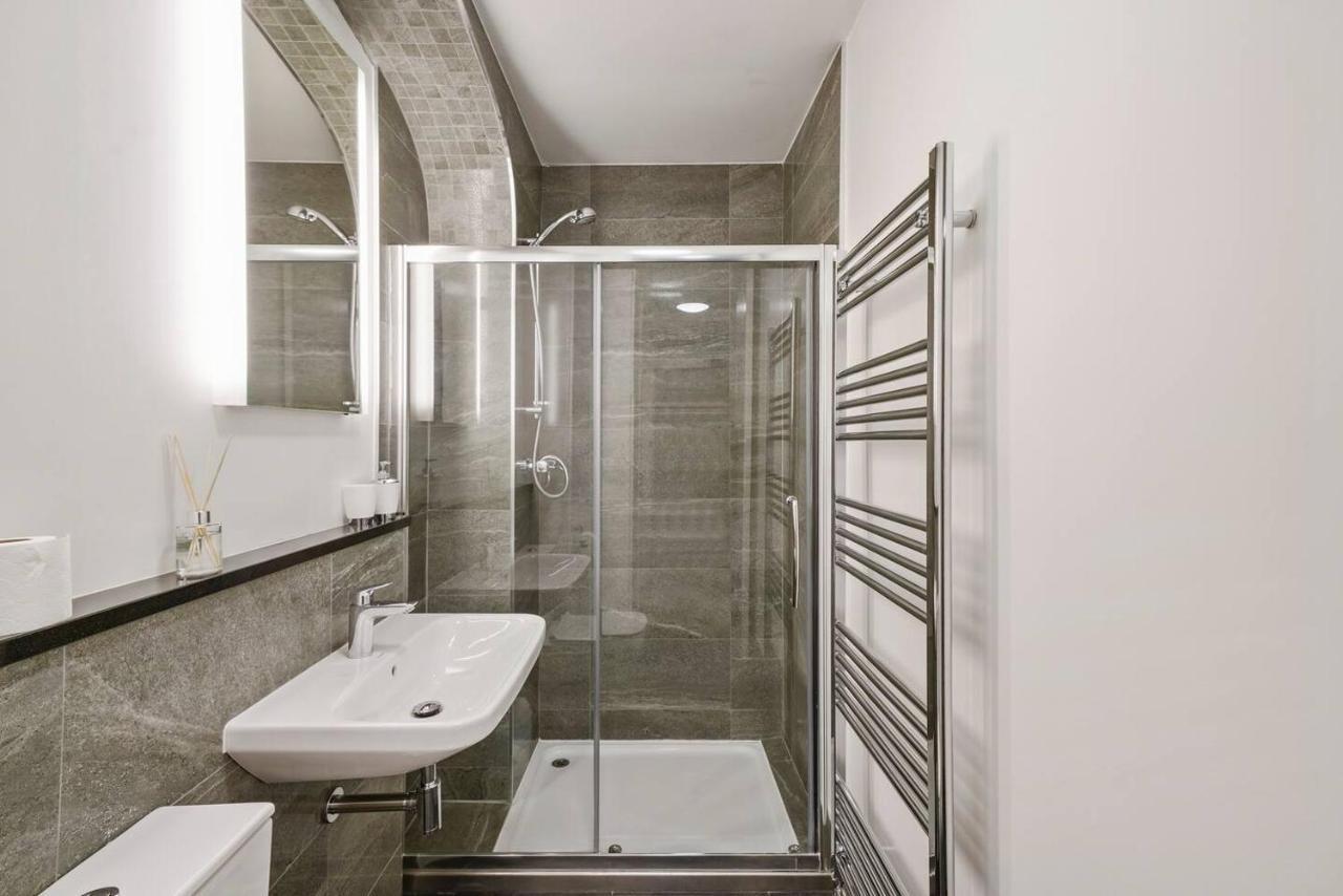 Lovely Central Wakefield Apartment - Parking 외부 사진