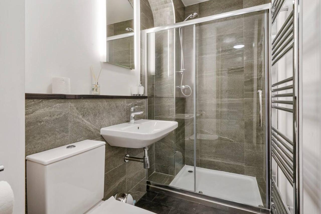 Lovely Central Wakefield Apartment - Parking 외부 사진